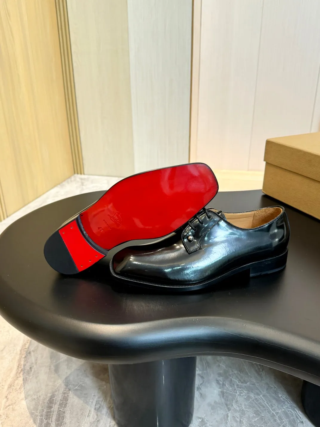 [CL red sole shoes] Top P: 1020💰 Size 39-44 (⚠️38.45.46.47 custom-made, non-returnable and non-exchangeable) 🆑High-end men's business formal leather shoes, original authentic top quality goods ••✅💯 Top original order purchasing agent! Original imported patterned cowhide ➕Imported cowhide lining ➕Cowhide feet ➕Original leather outsole~🉑️Feel free to compare the authentic ones!